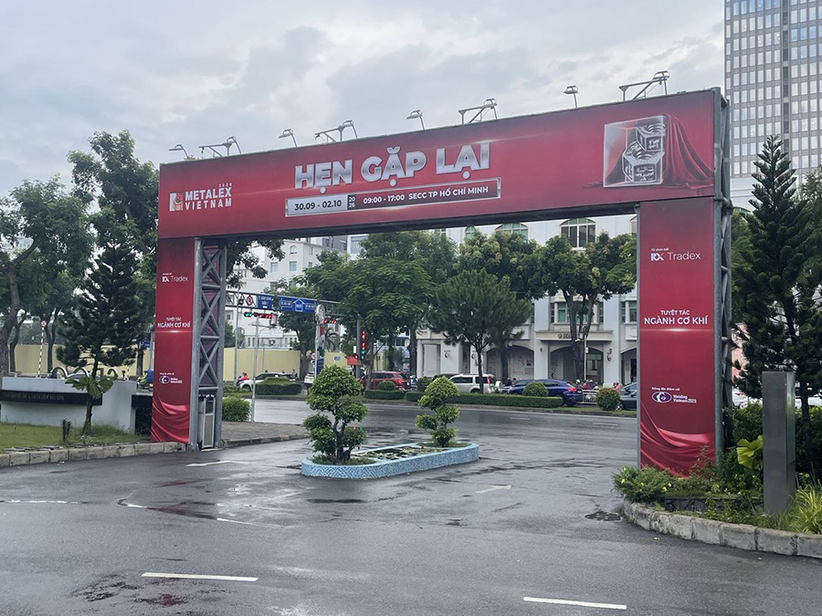 1761015859780440.jpg 1.展馆大门.jpg