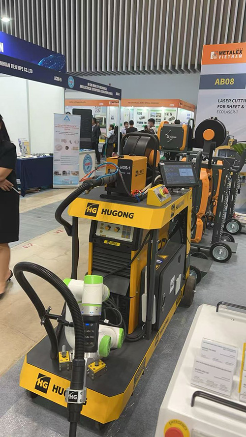 1761015890726155.jpg 4上海沪工展出的激光焊机设备.jpg